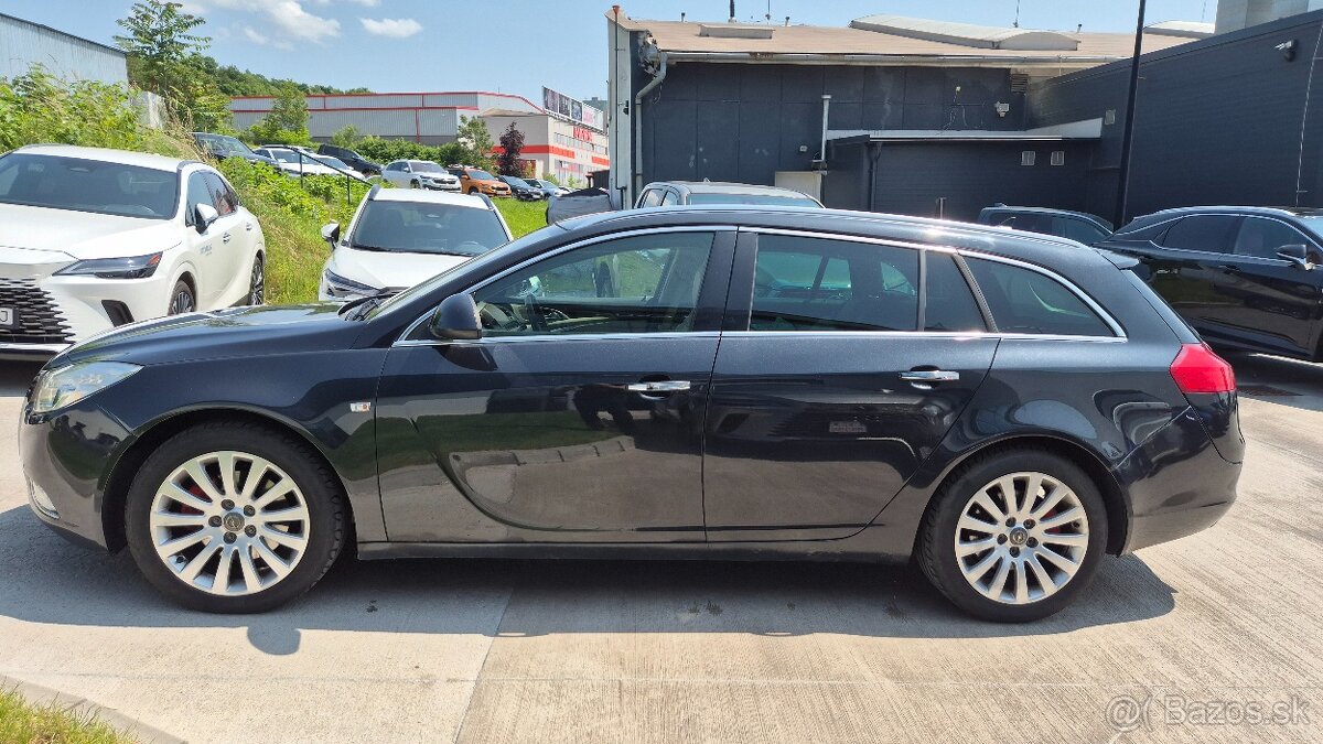 Opel Insignia Sports Tourer - 2
