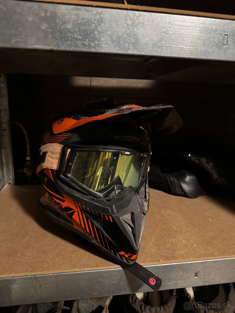 Prilba na motorku ktm - 2