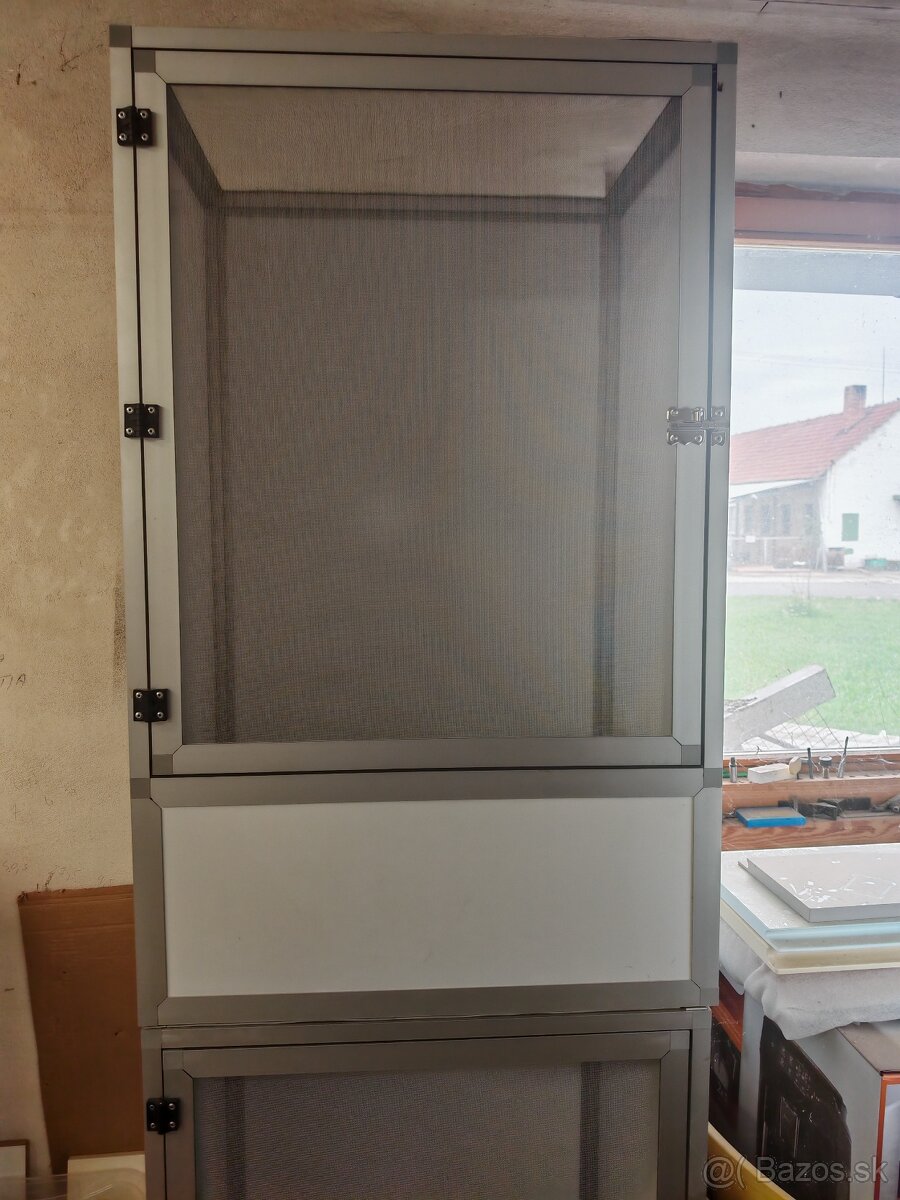 Predám teráriá pre chameleóna - 2