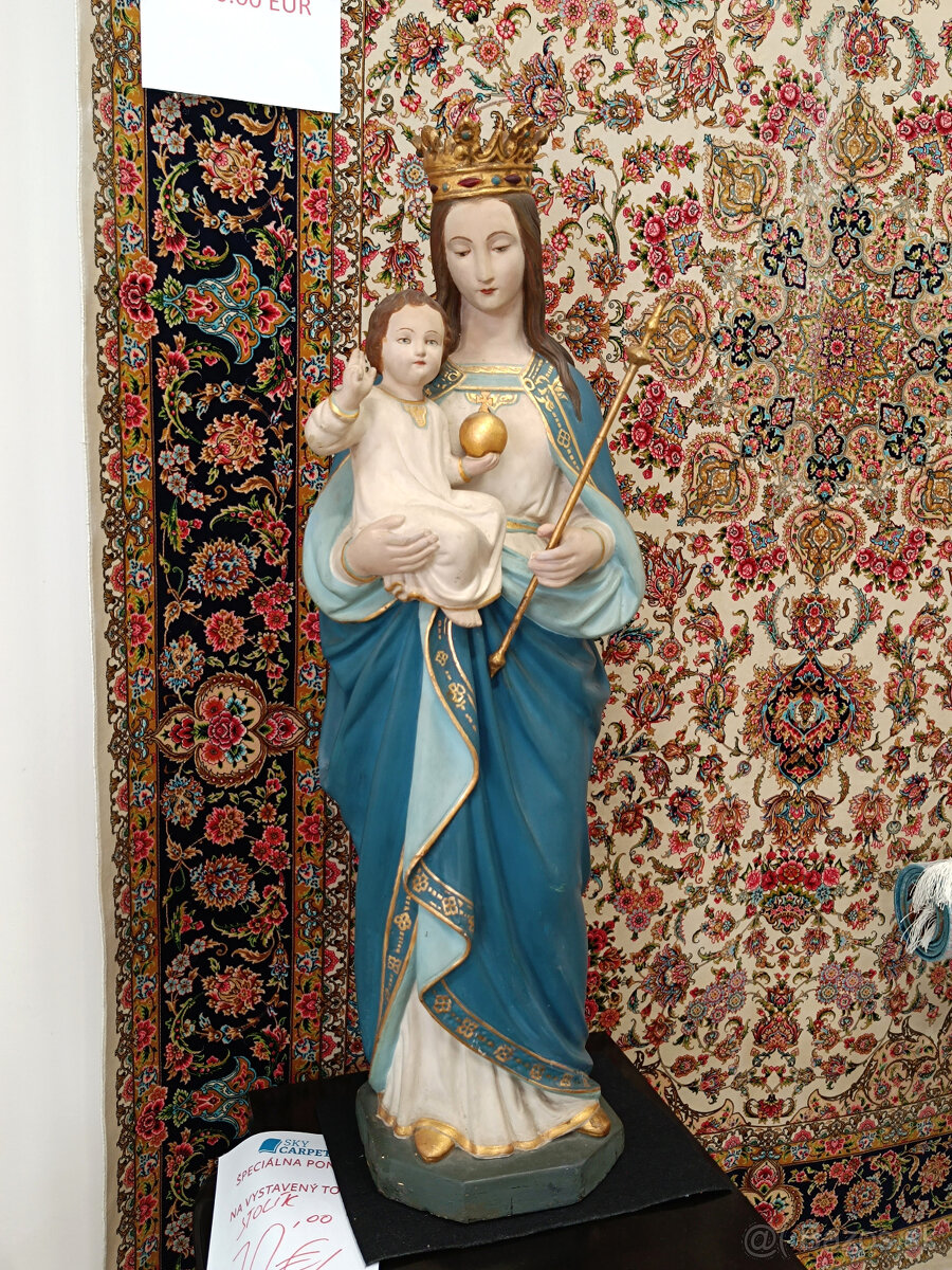 Veľká socha Madonna s Ježiskom - 2
