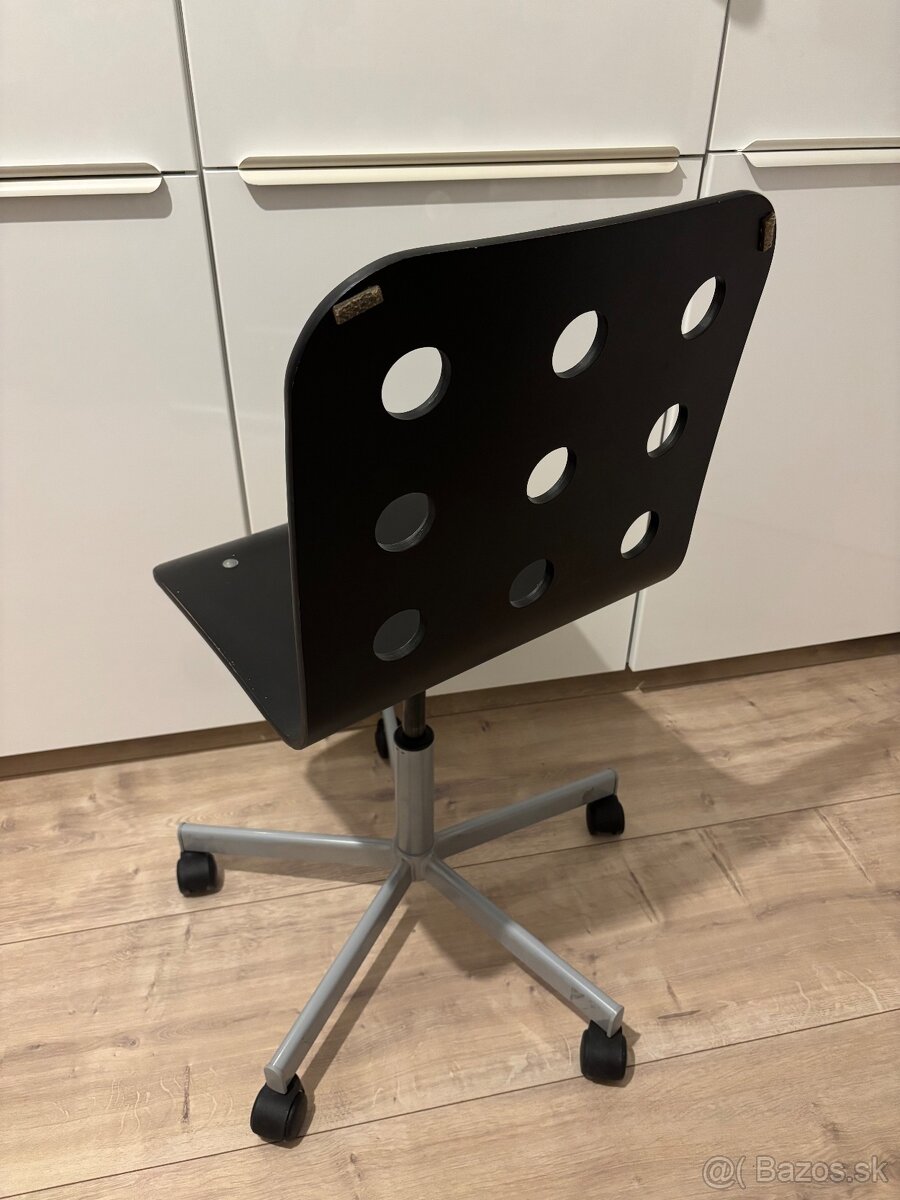Predám IKEA Jules - kancelárska stolička, čierna - 2