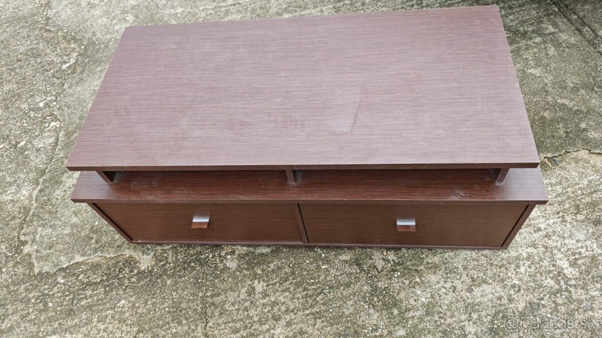 Stolík pod televízor - 2