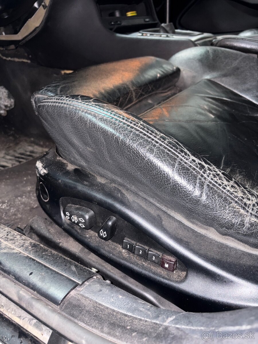 Predám sedačky BMW e46 Touring - 2