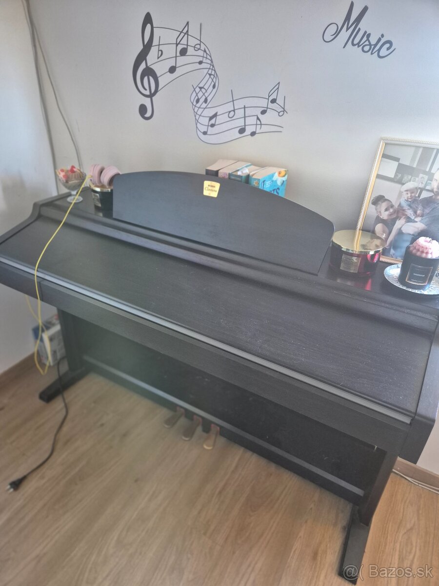 Yamaha clavinova - 2