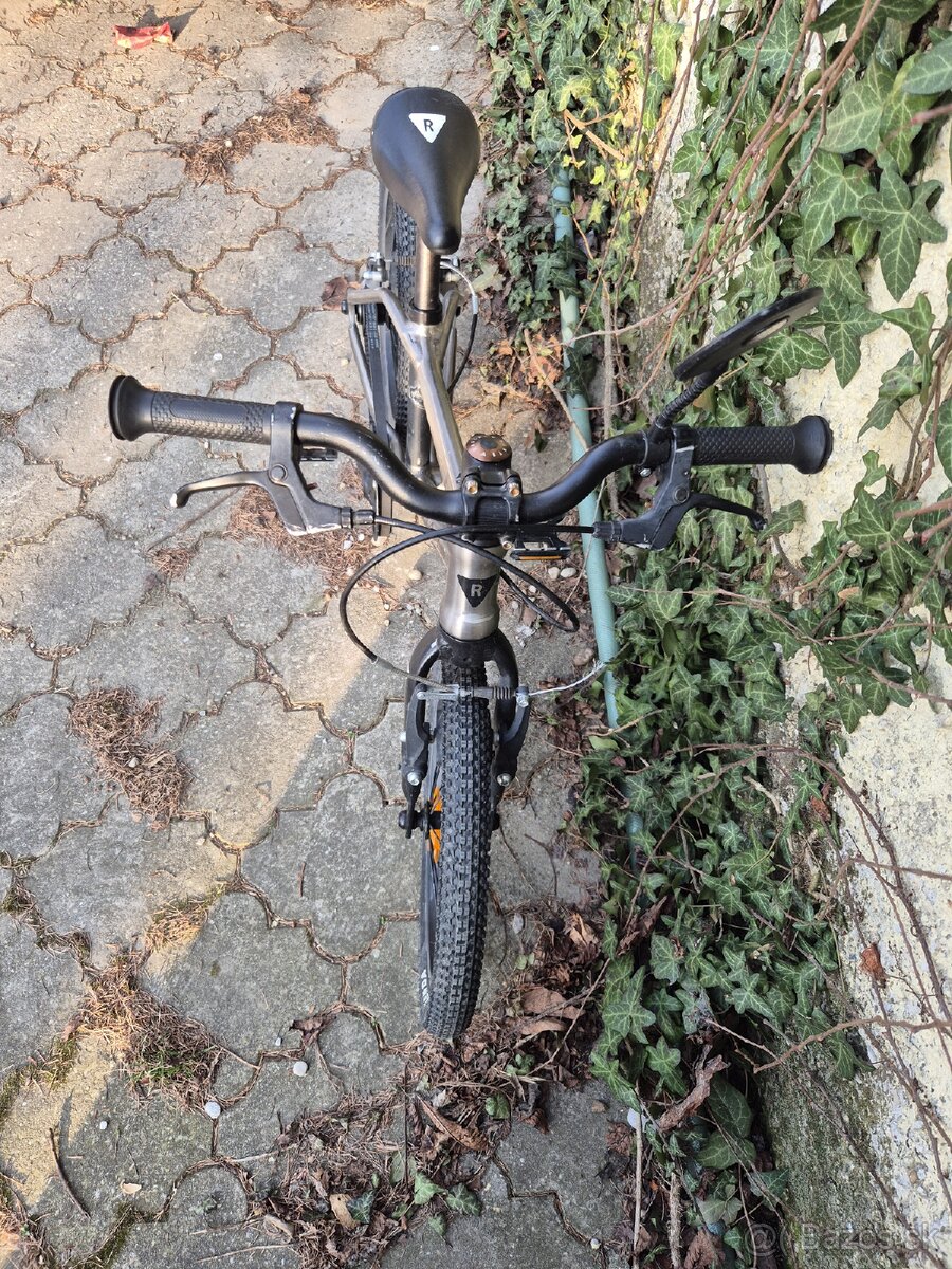 Rascal 16 v dobrom stave - 2