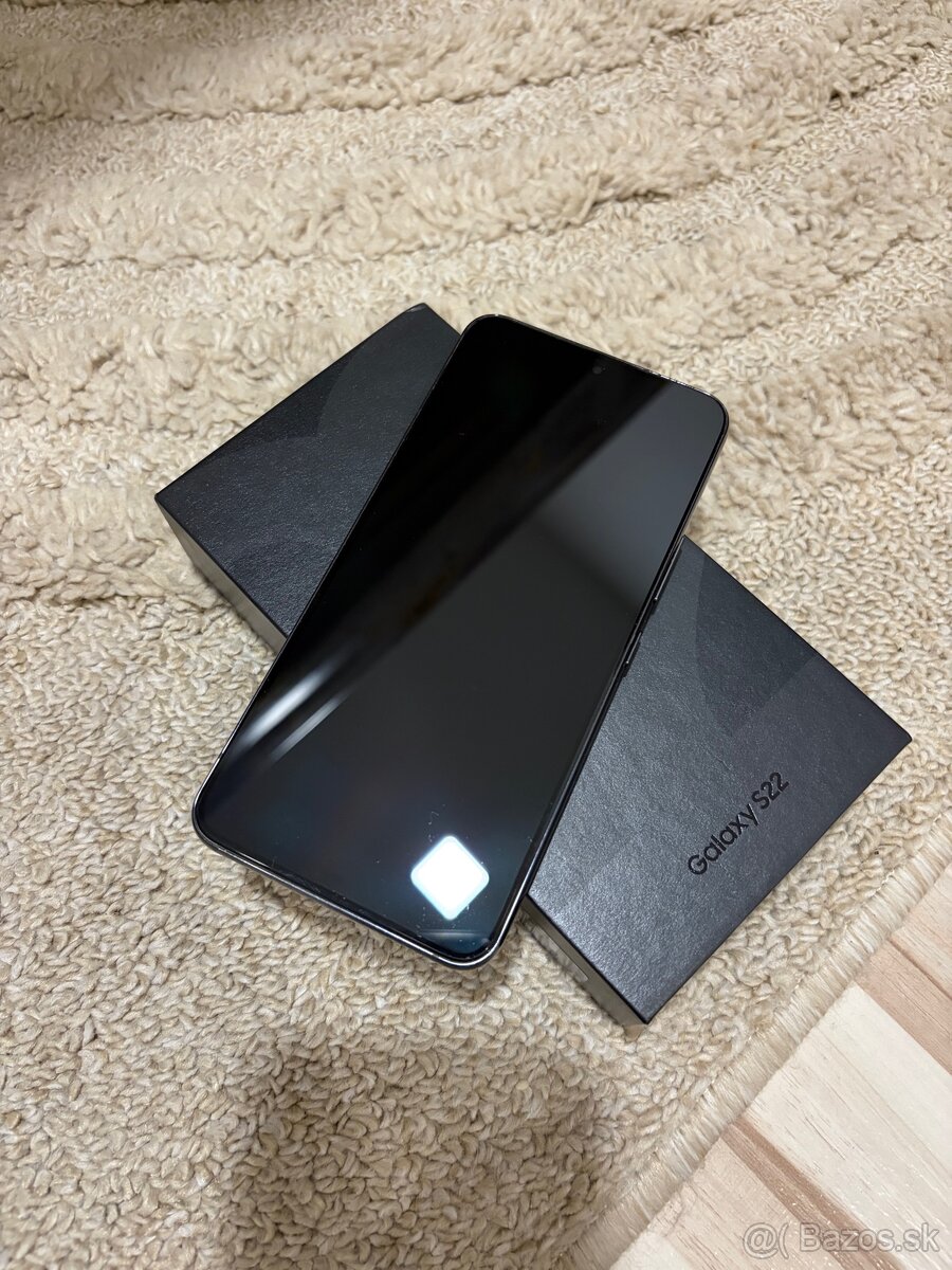 Samsung Galaxy S 22 - 2