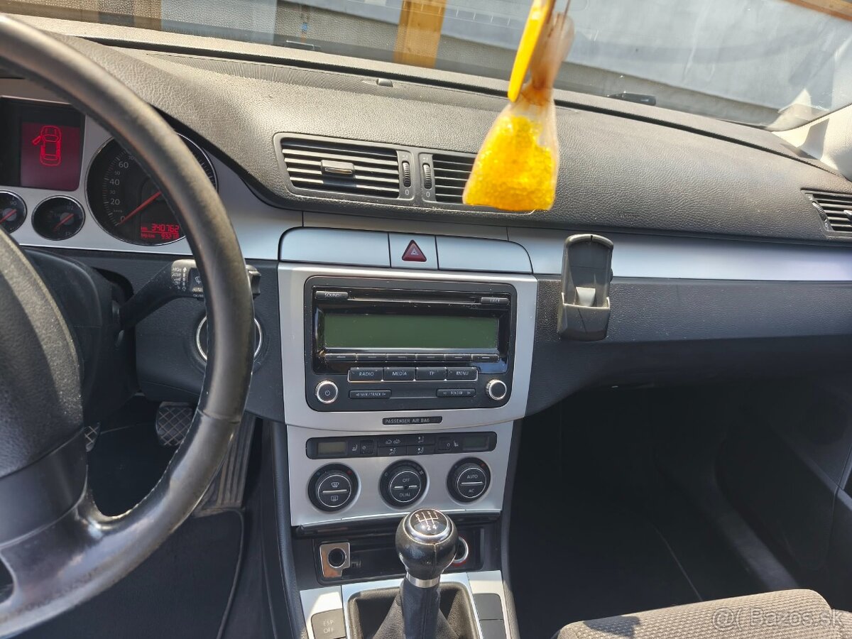 Volkswagen Passat - 2