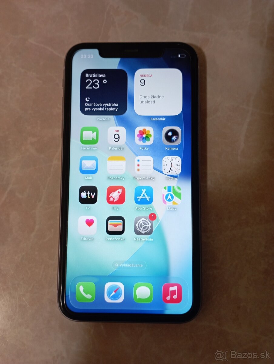iPhone 11 / 64GB Dobrý stav - 2