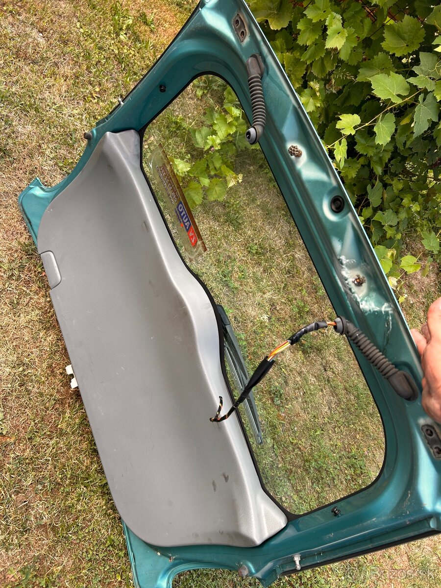 Predam kufor na suzuki sx4 - 2