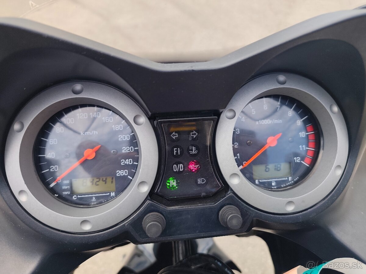 Suzuki DL1000 Vstrom - 2