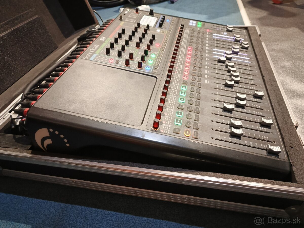 Soundcraft Compact 24 - 2