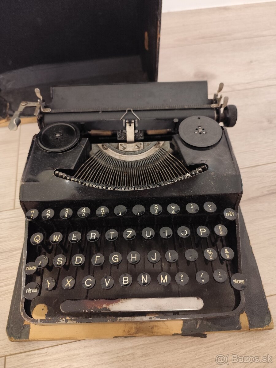 Predám písací stroj Mirina - 2