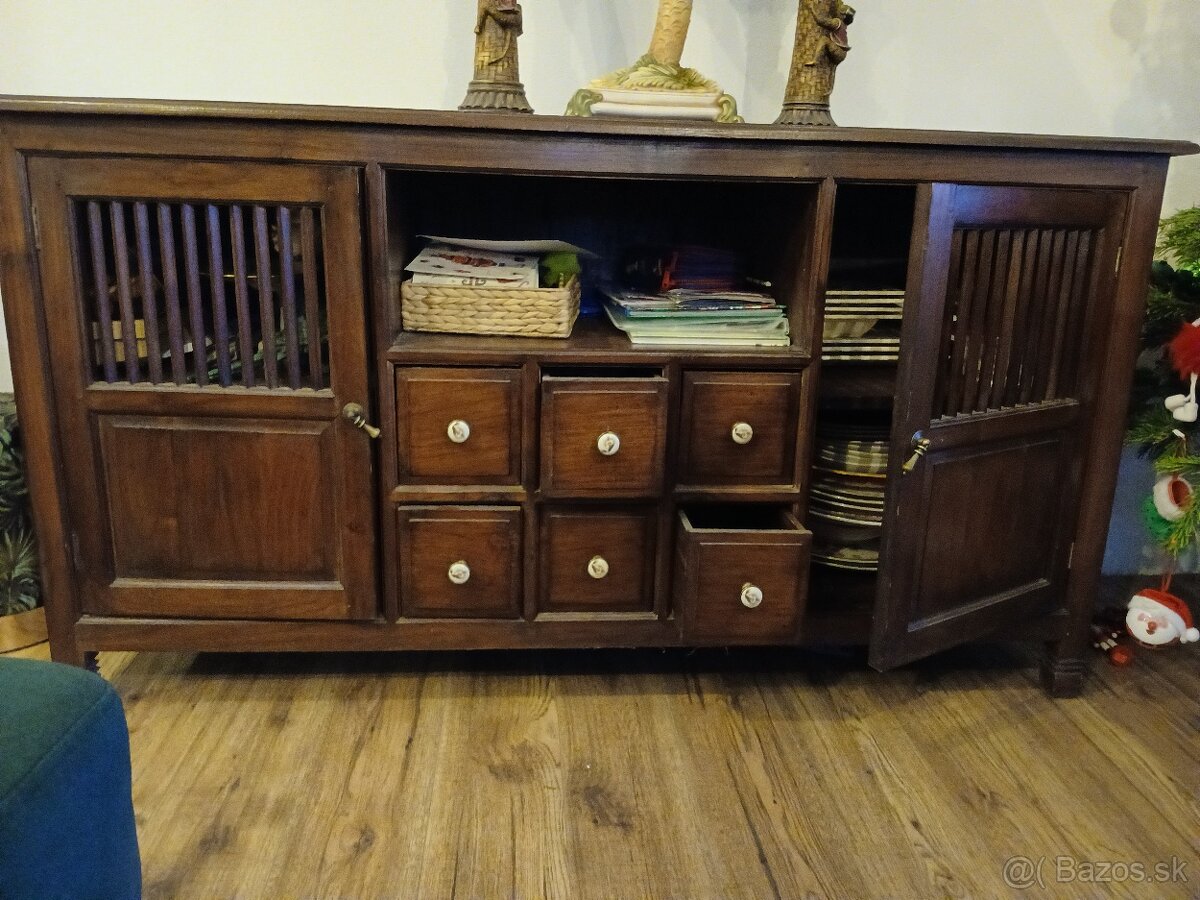 Komoda - 2