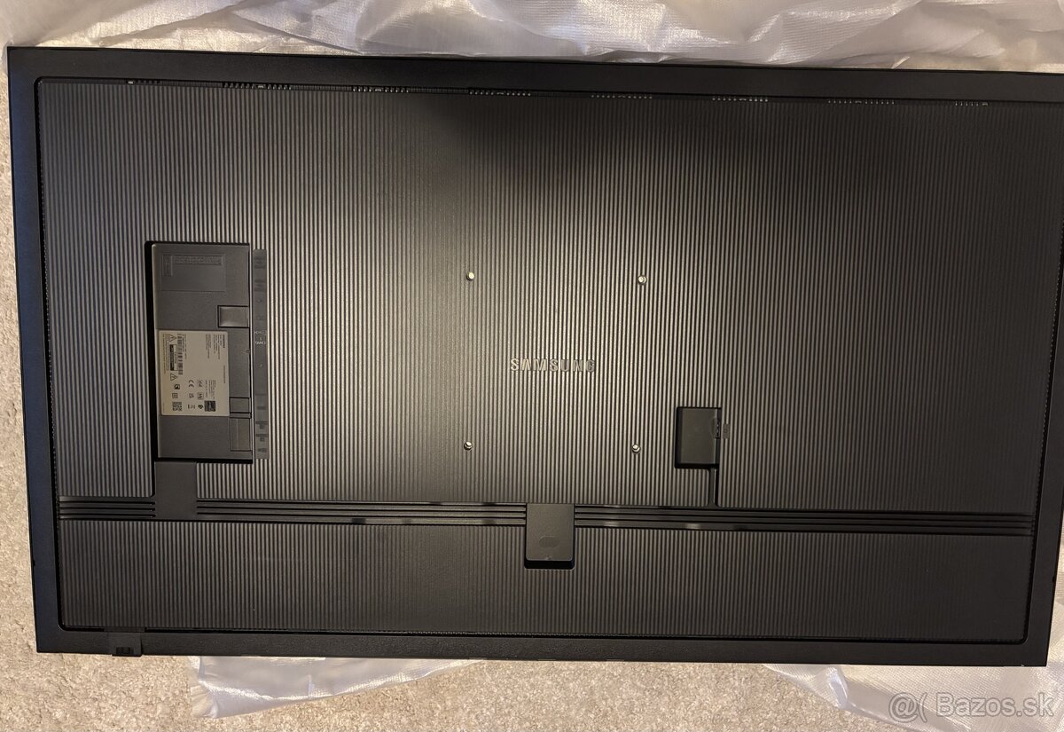 55" Samsung QM55C UPLNE NOVY - 2