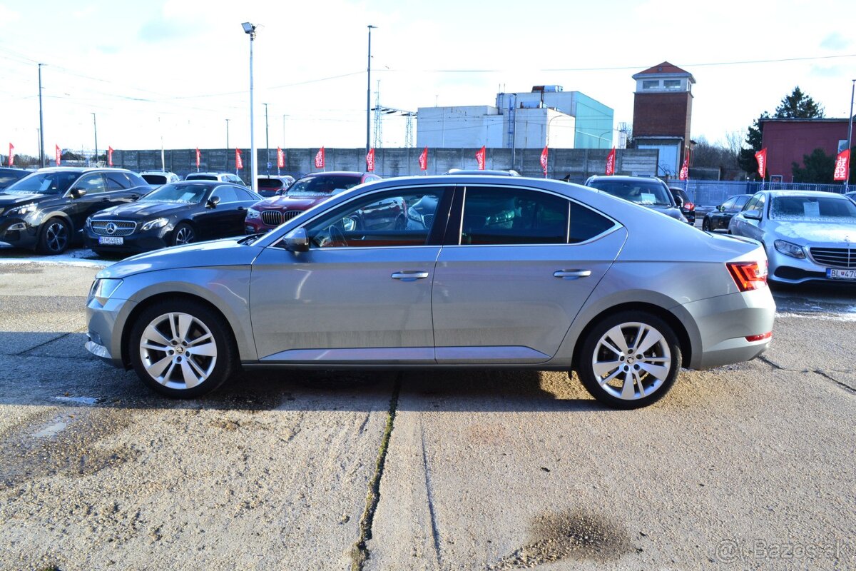 Škoda Superb 2.0 TDi Style 4x4 DSG - 2
