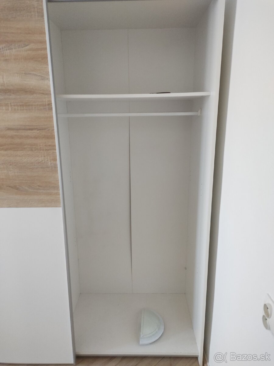 Šatníková skriňa - 2