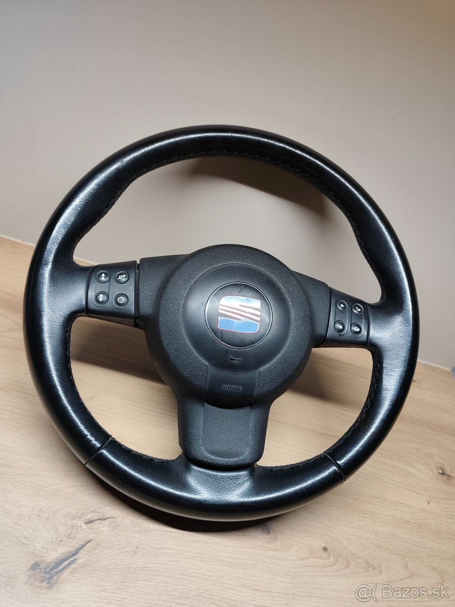 Prodám tříramenný multifunkční volant Seat - 2