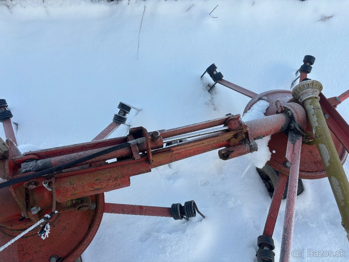 Obracač na seno - 2