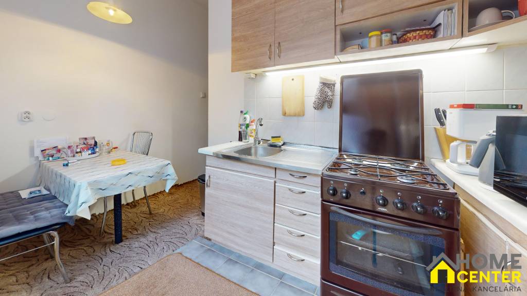 PREDAJ 2 izbový, tehlový byt - REZERVOVANÝ - 2