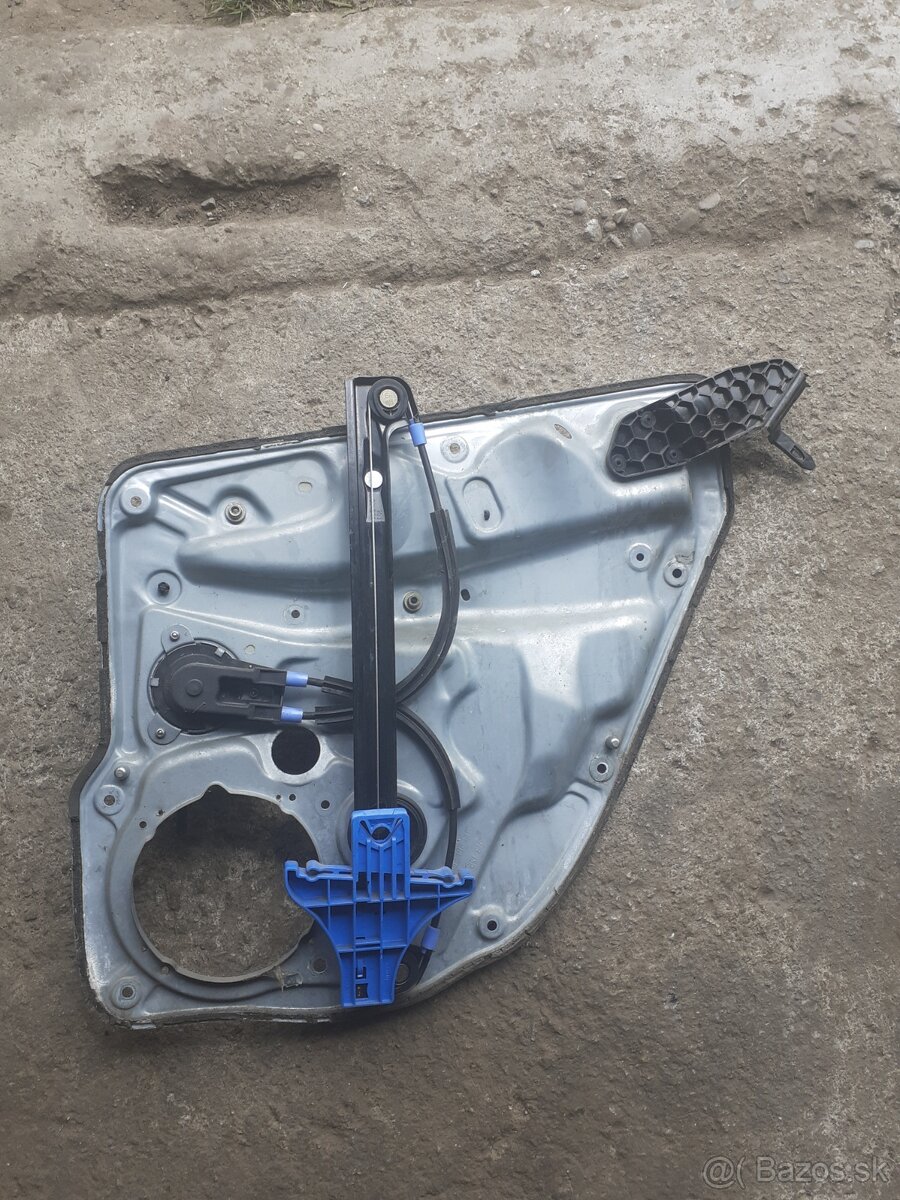 Golf 4 stahovacka 1J4 839 755B - 2