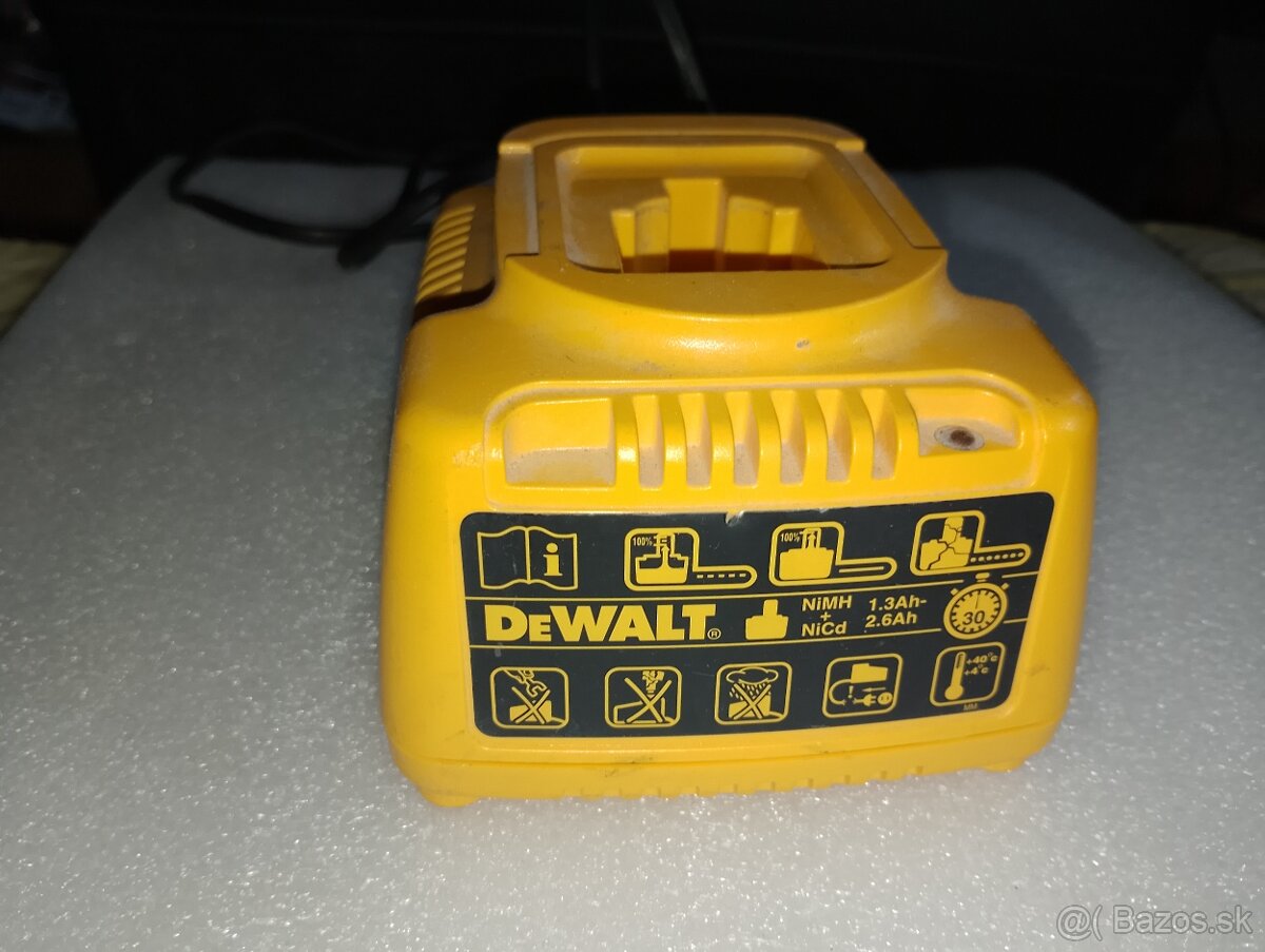 Dewalt nabýjačka - 2