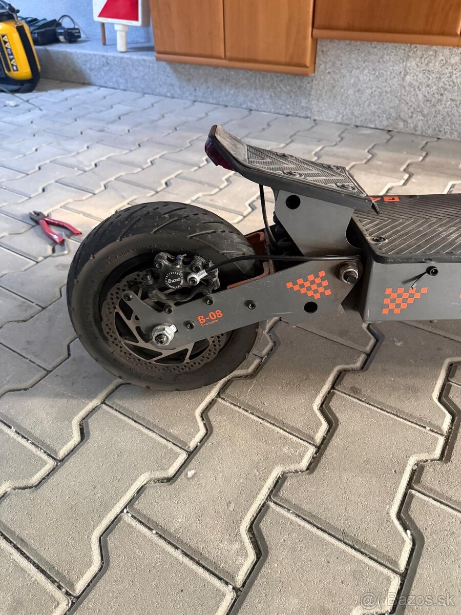 Elektricka Kolobezka Kukurin G4 - 2