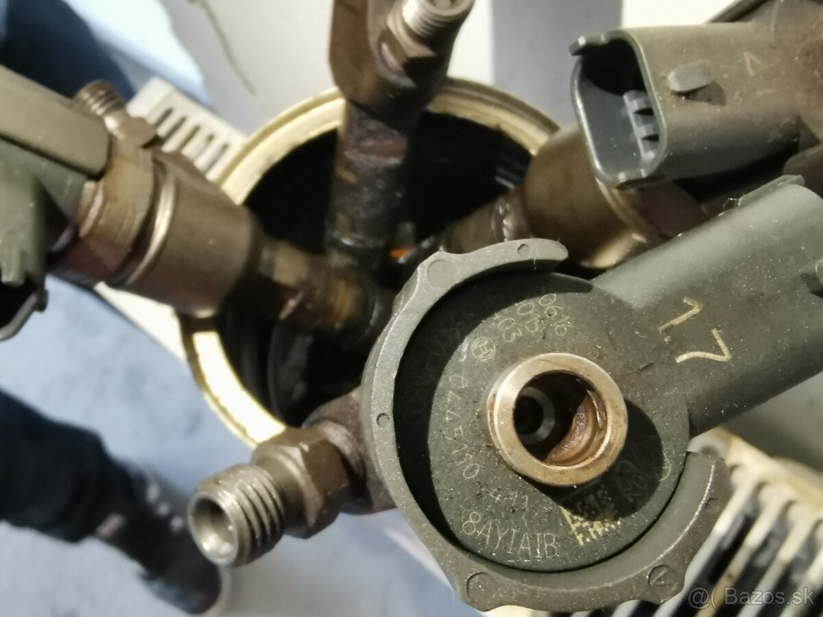 Predám vstrekovače hyundai i40 1.7 crd 100kw - 2