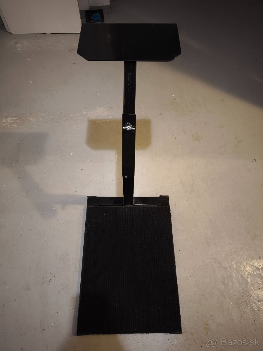 stojan na herný volant k PC/PS - 2