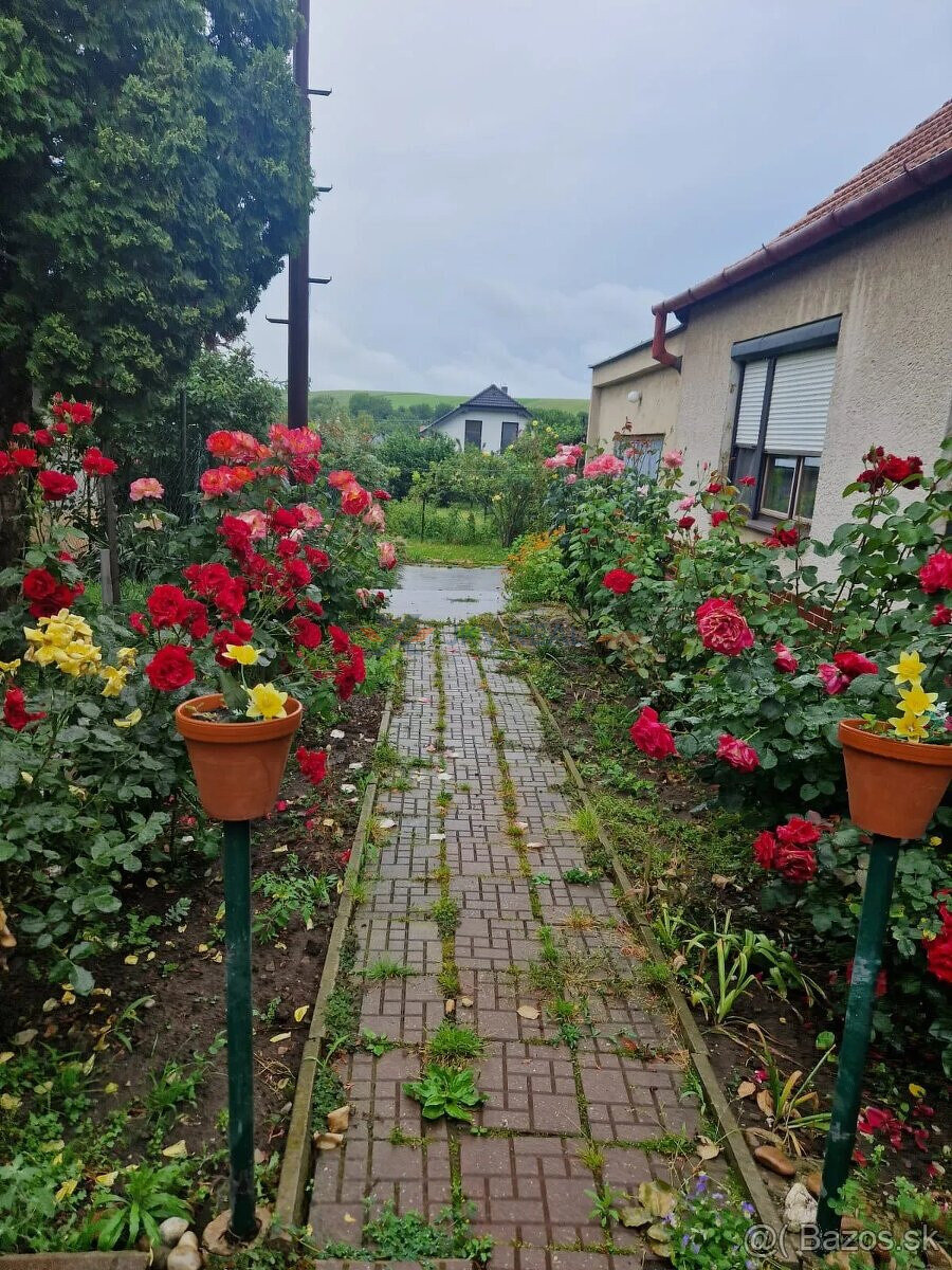 Na predaj 3,5 izbový rodinný dom Veľké Zálužie. - 2