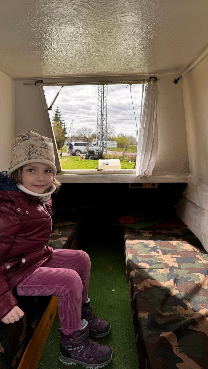 Čln katamarán s kajutou + nový motor + sonar ZNÍŽENÁ CENA - 2