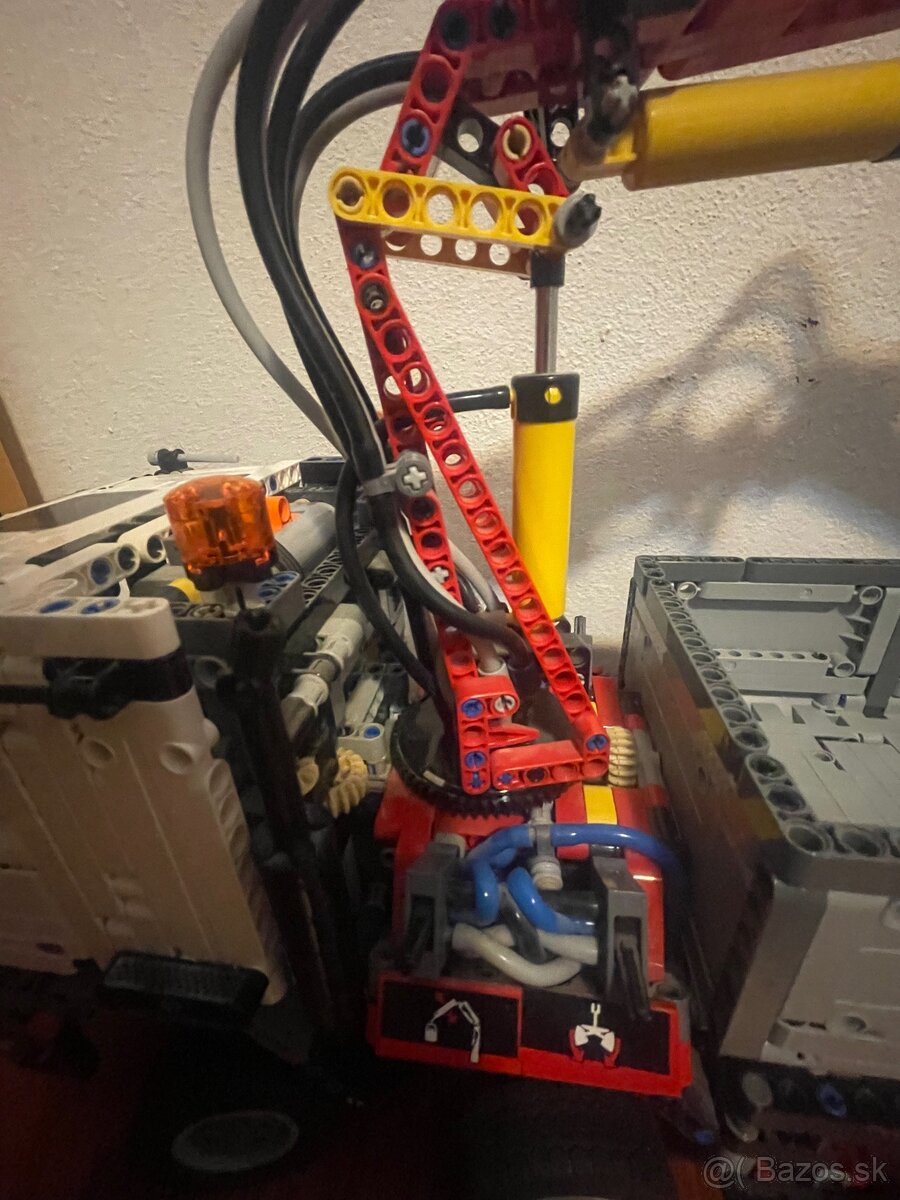 Lego TECHNIK nakladiak/ zeriav vo vybornom stave - 2