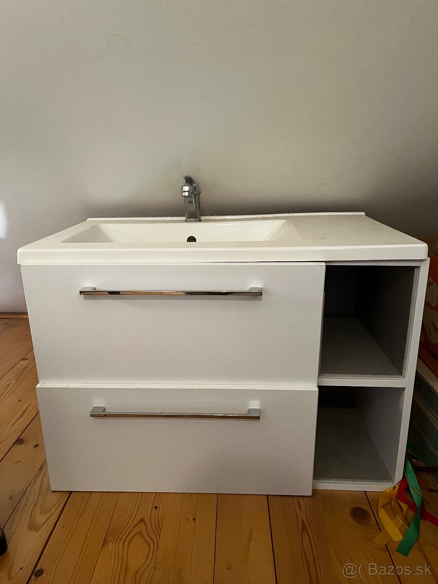 Kúpeľňová skrinka - 2