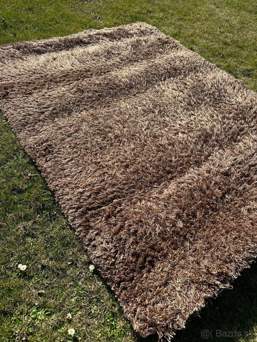 Koberec v hnedej farbe - 2