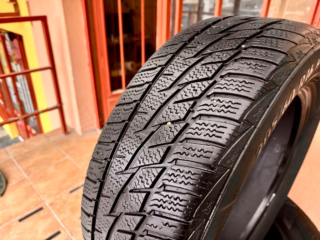 205/60 R16 zimné pneumatiky - 2