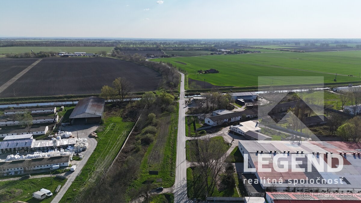 Prenájom pozemku 1.198 m2 v Kolárove na frekventovanom miest - 2