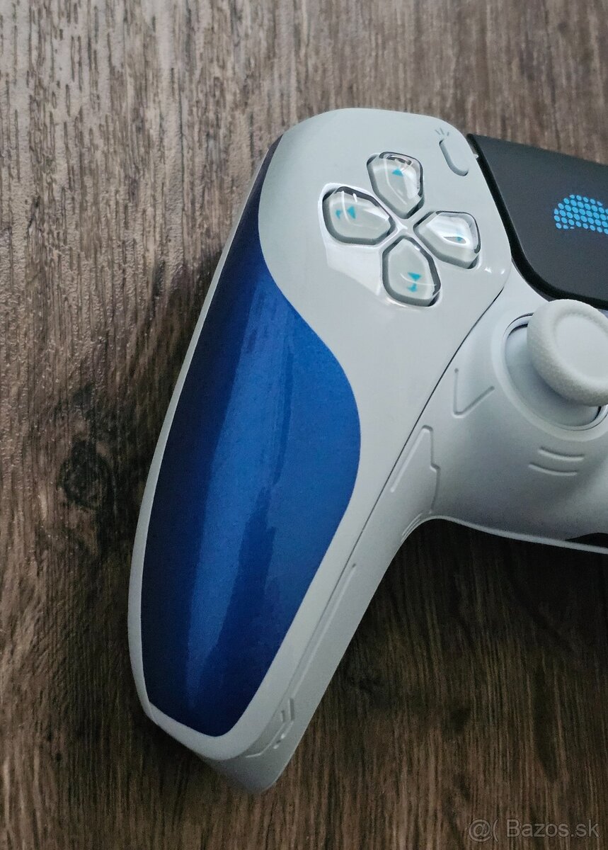 Sony DualSense Astro Bot V2 - 2