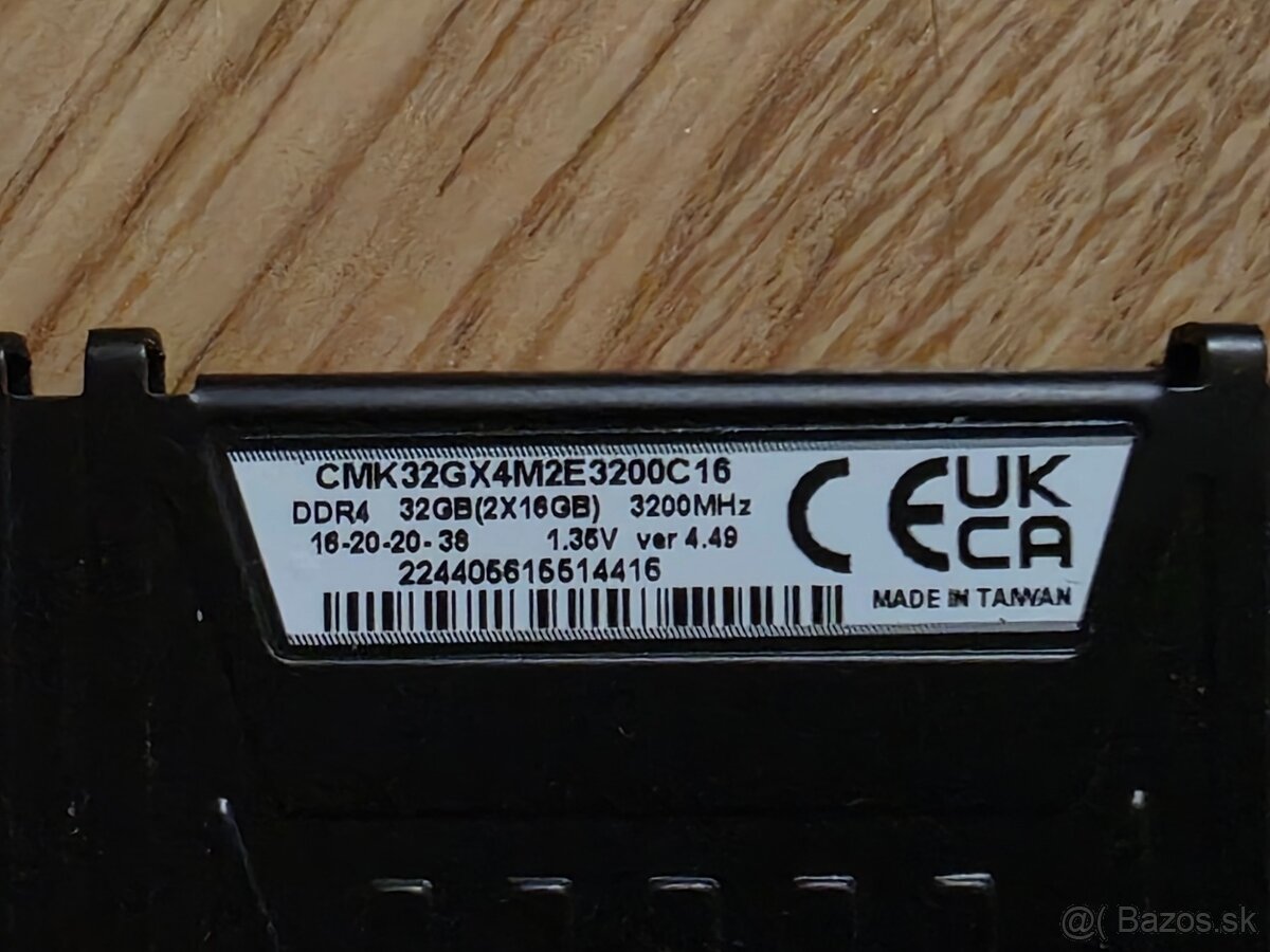 Corsair 32GB KIT DDR4 3200 CL16 Vengeance LPX - 2