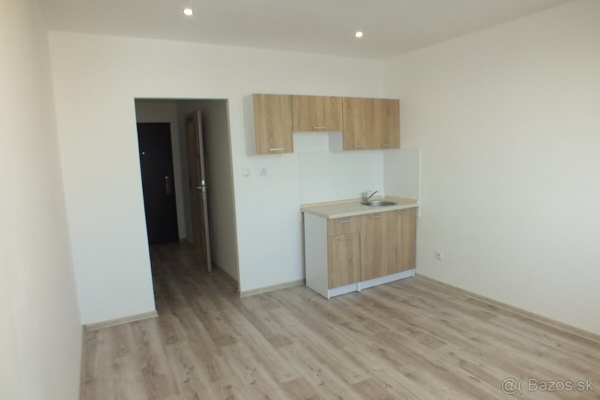 Prenájom garsónky v centre Galanty - 2