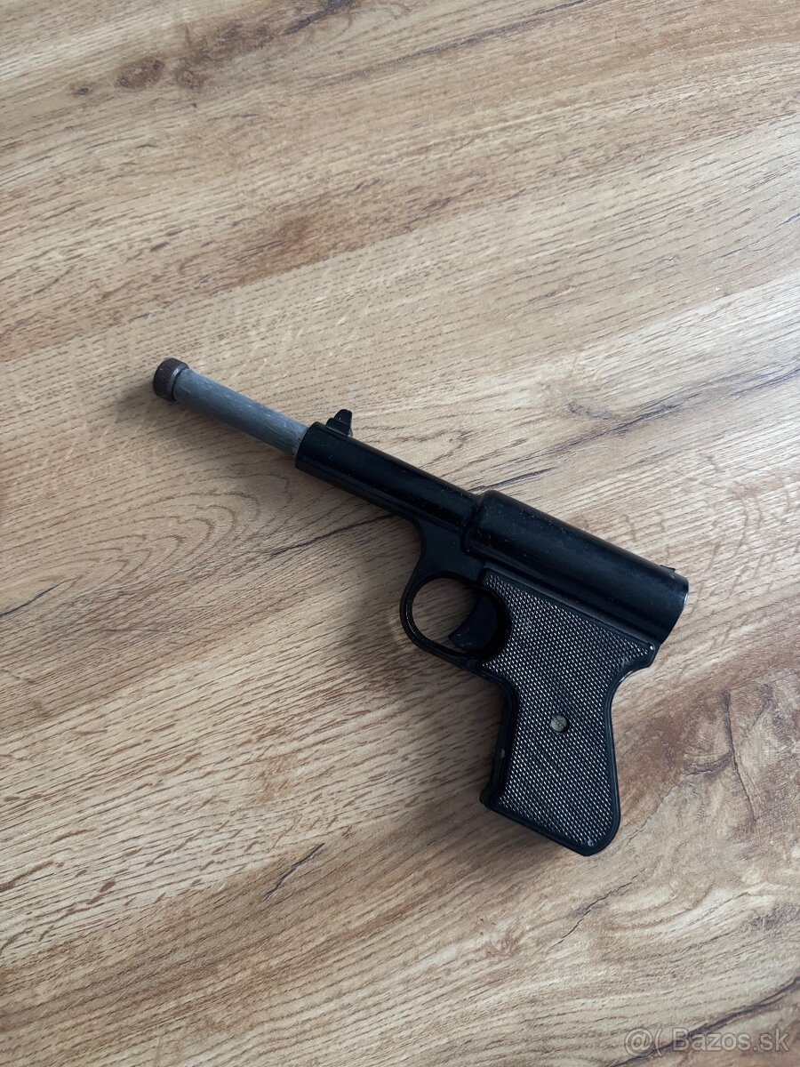 Stará vzduchová pištol - 2