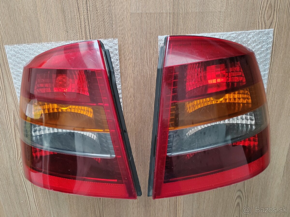 Opel Astra 2 zadné svetlá - 2