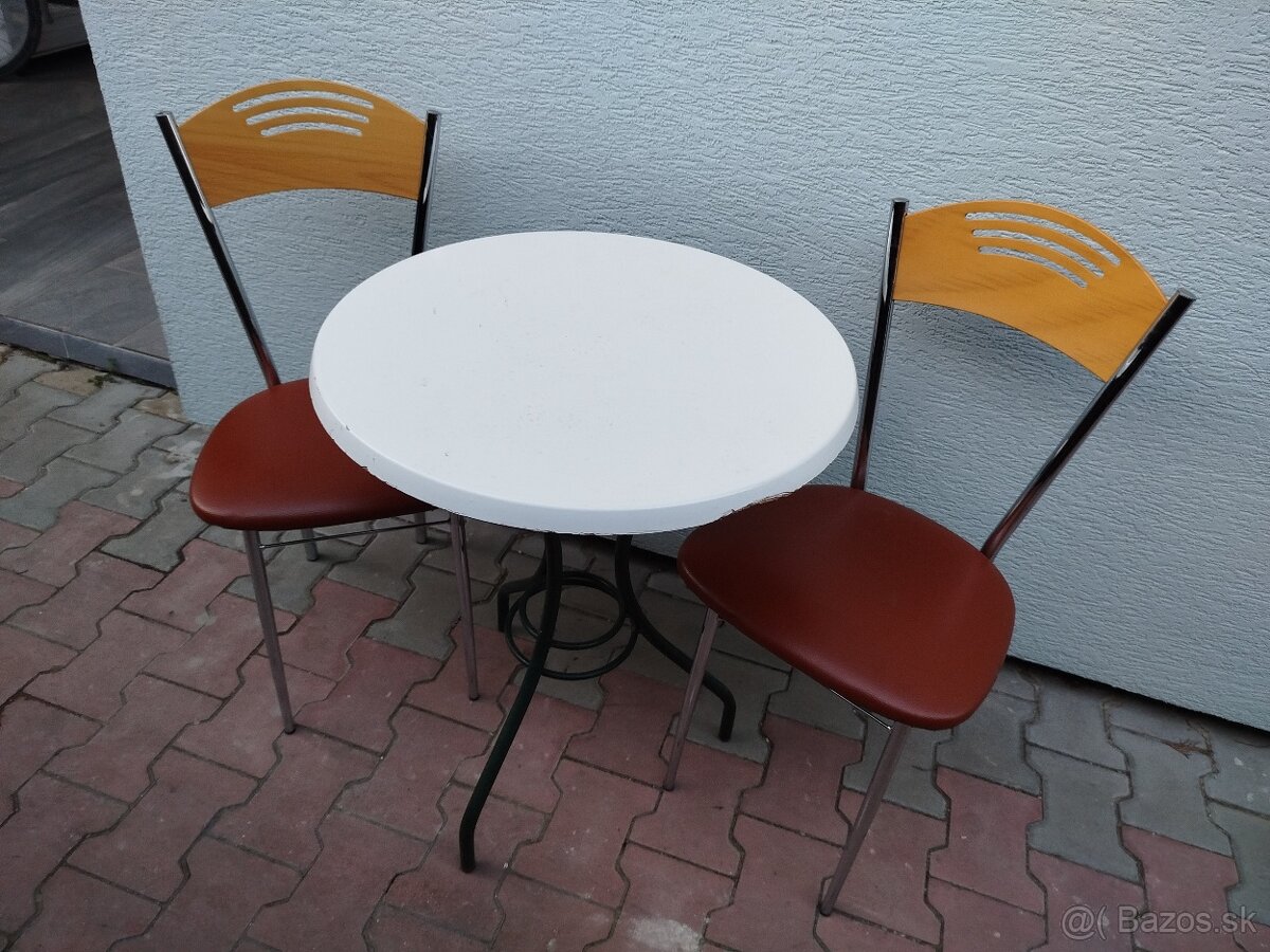 Stôl s 2 stoličkami - 2