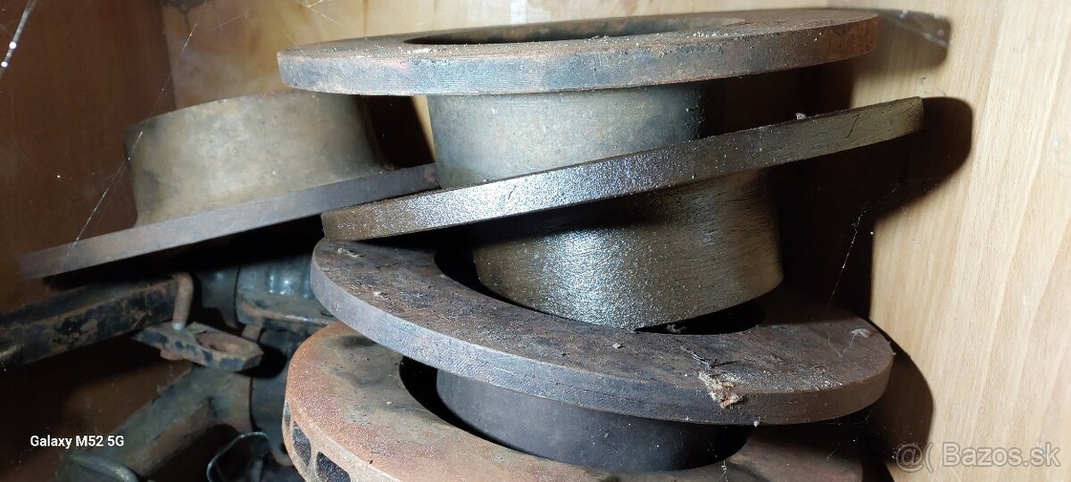 Tatra 613-1 dvere kompletne kapoty klucky prevodovky - 2