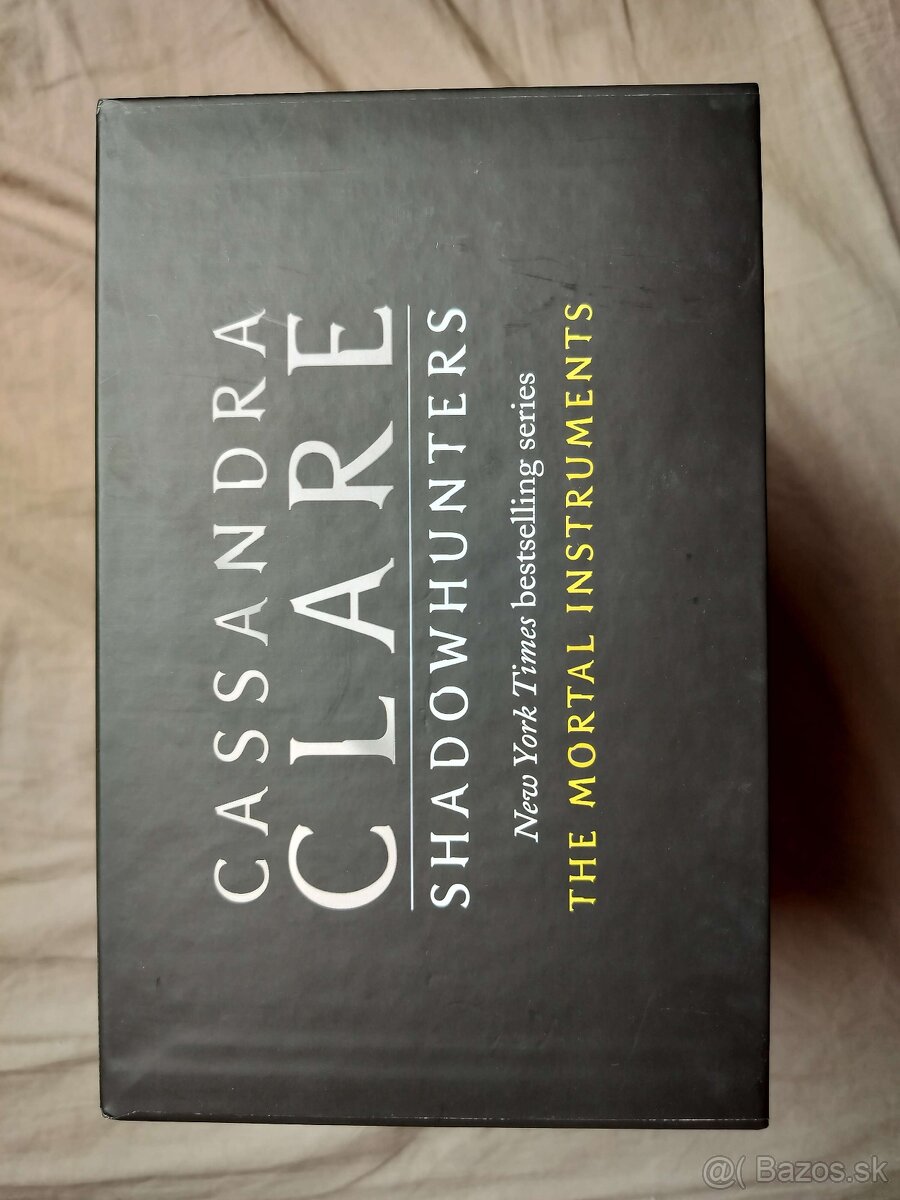predavam knihy od Cassandra Clare - 2