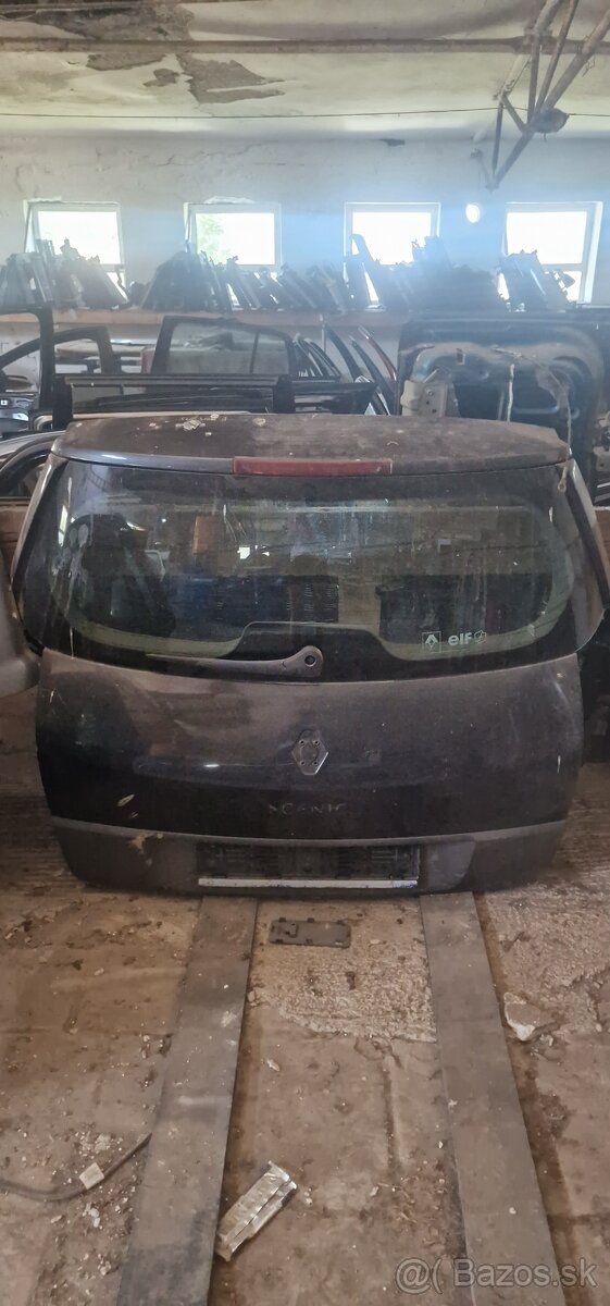 Predam kufrove dvere na RENAULT - 2