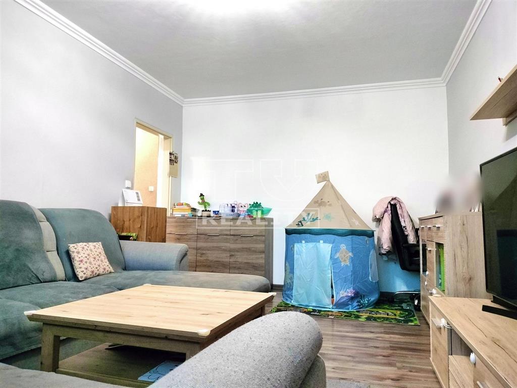 REZERVOVANÉ Na predaj priestranný 4 izbový byt v... - 2