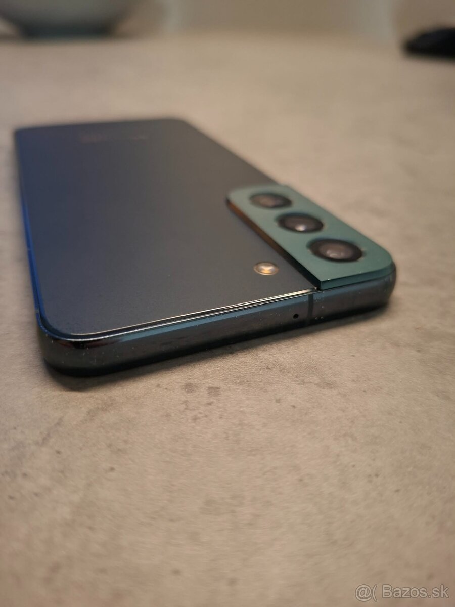 Samsung Galaxy S22 - 2