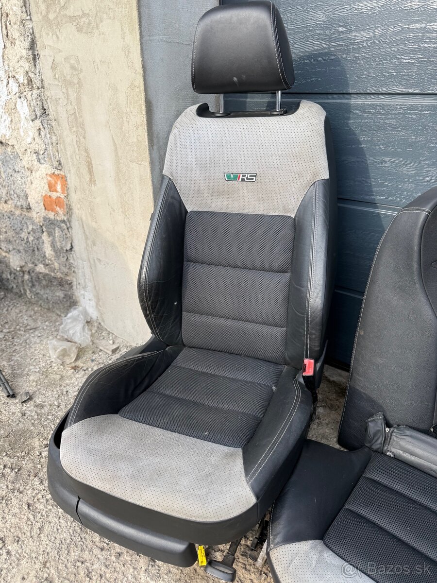 Predám sedadla Škoda Octavia 2 RS facelift . - 2