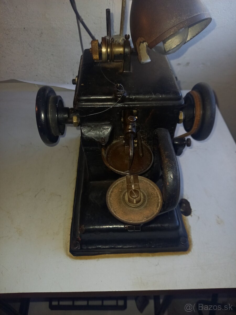 Predám kožušnícky šijací stroj - 2