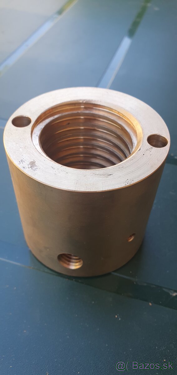 Autozdvihak TOPSTROJ 20 alebo 25 matice - 2