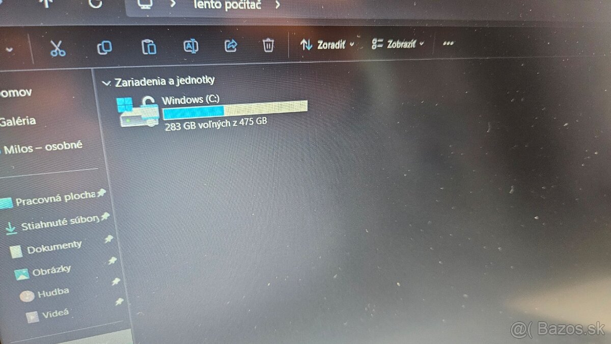 Zachovalý 15 palcový HP notebook - 2